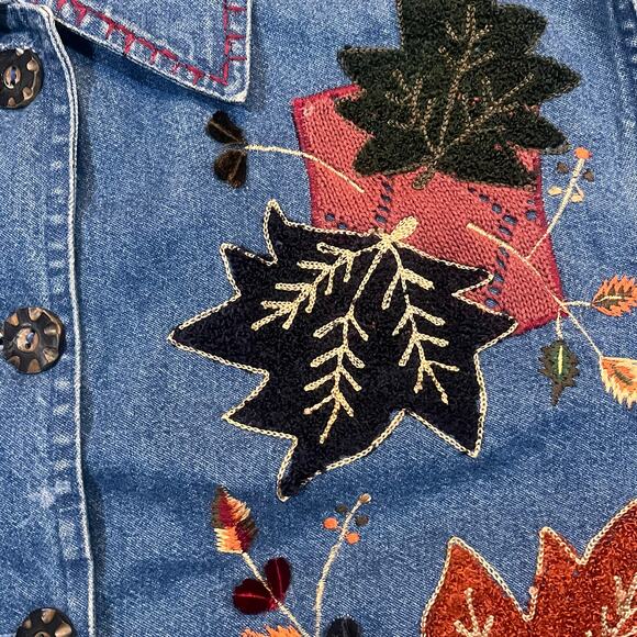 Vintage New Directions Woman Medium Denim Button Up Shirt Embroidered Fall Leave - Picture 1 of 6